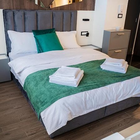 9 Nine - Luxury Apartments & Suites Белград Екстериор снимка