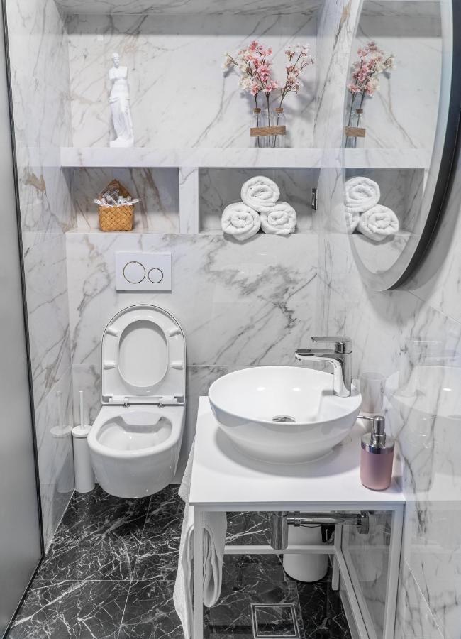 9 Nine - Luxury Apartments & Suites Белград Екстериор снимка