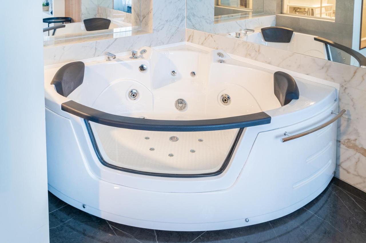 9 Nine - Luxury Apartments & Suites Белград Екстериор снимка